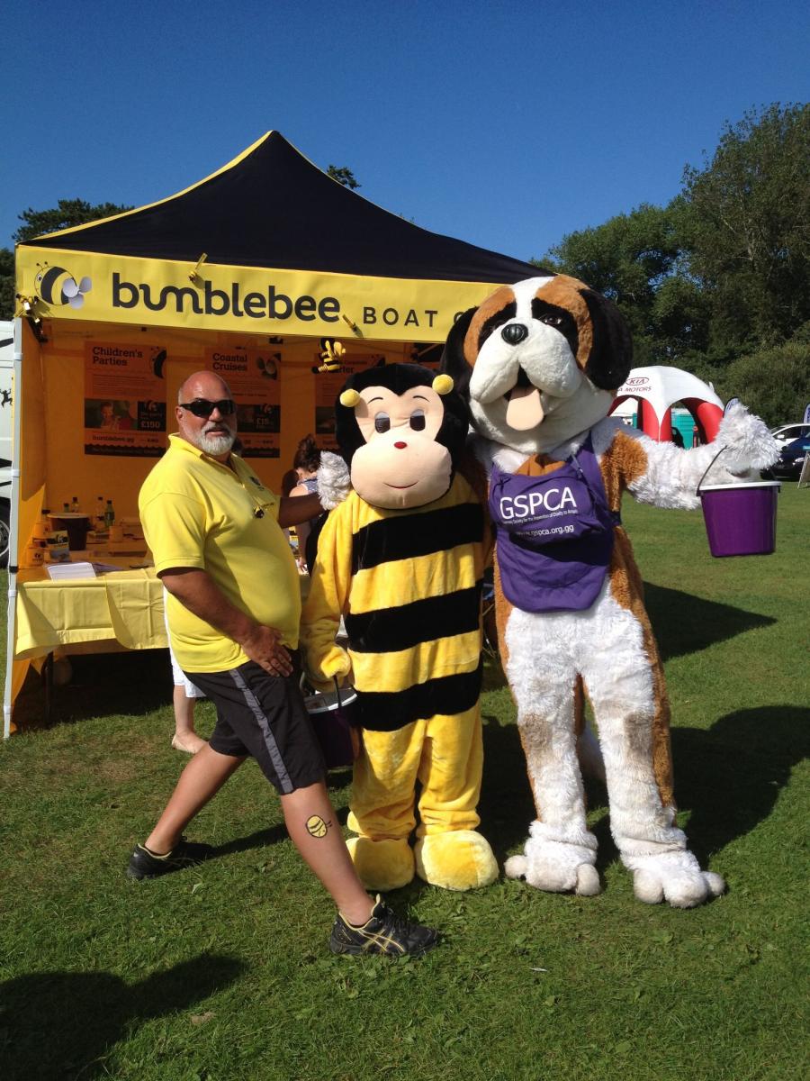 Bumblee Boat Cruises donate to the GSPCA Animal Shelter in Guernsey